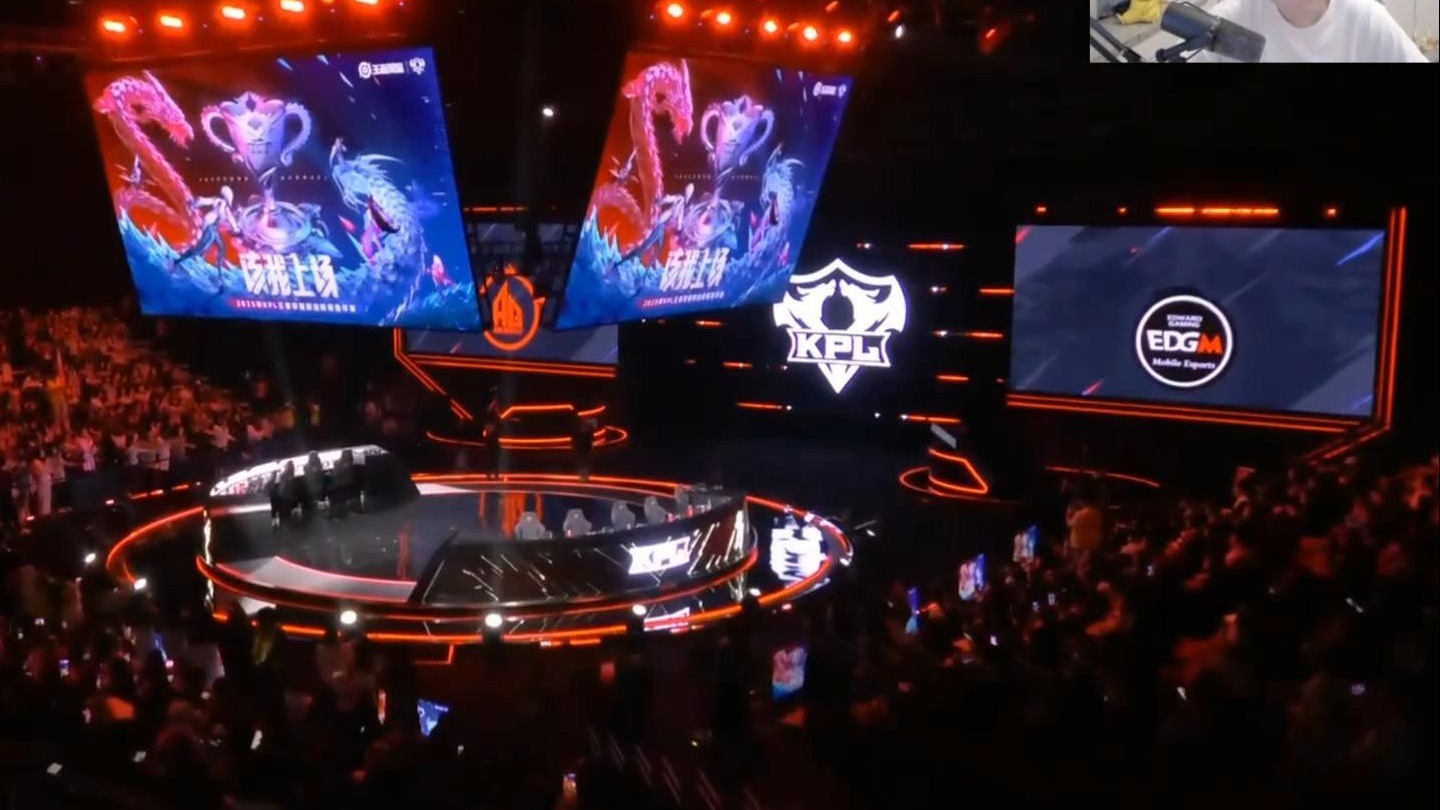 开云体育APP下载-BRO绝杀FPX，Tarzan开启传奇时刻强强对话成都决赛之夜，留下经典瞬间