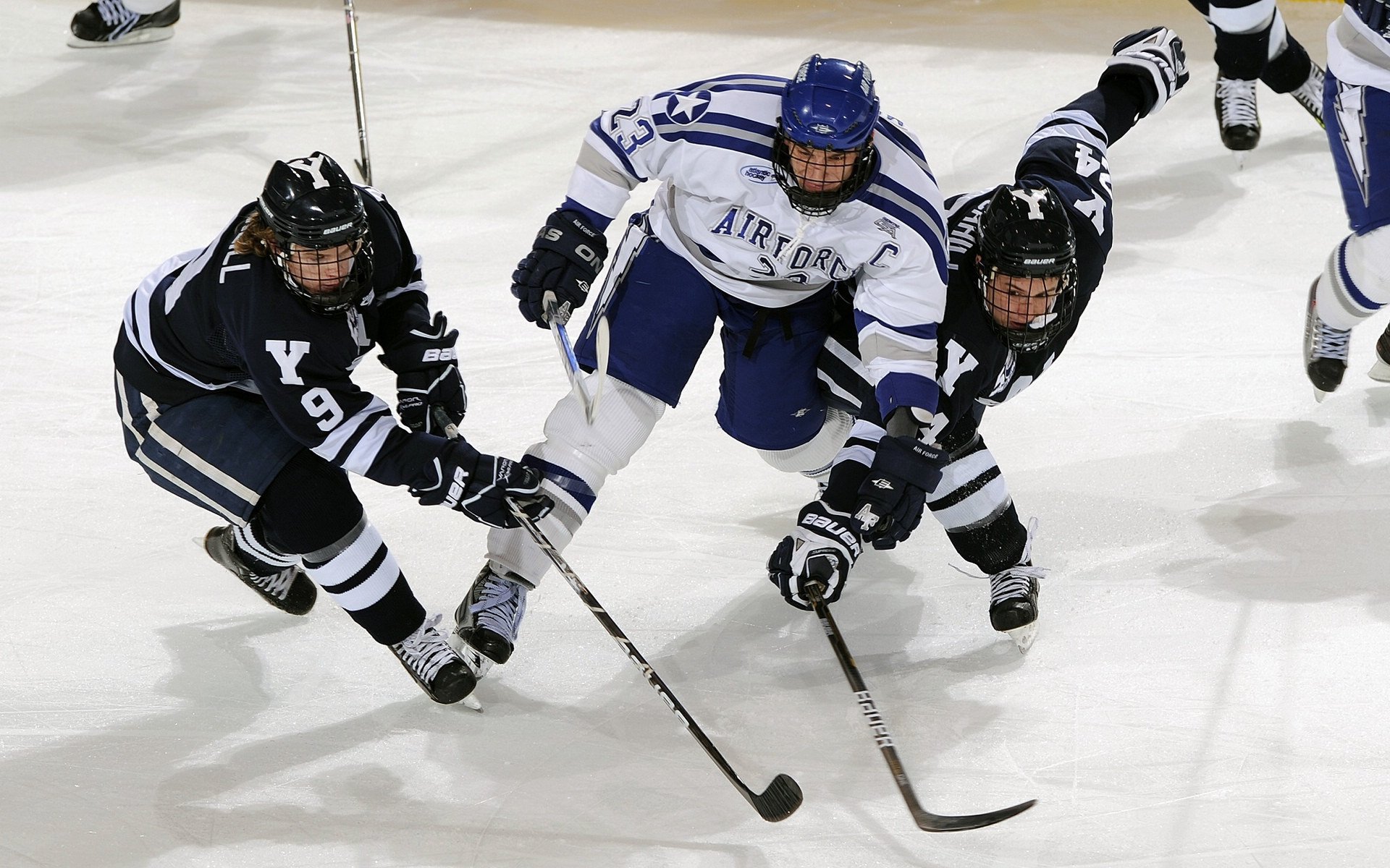 冲突美学，当奥斯梅恩以F1车手姿态接管比赛，足球的极速叙事