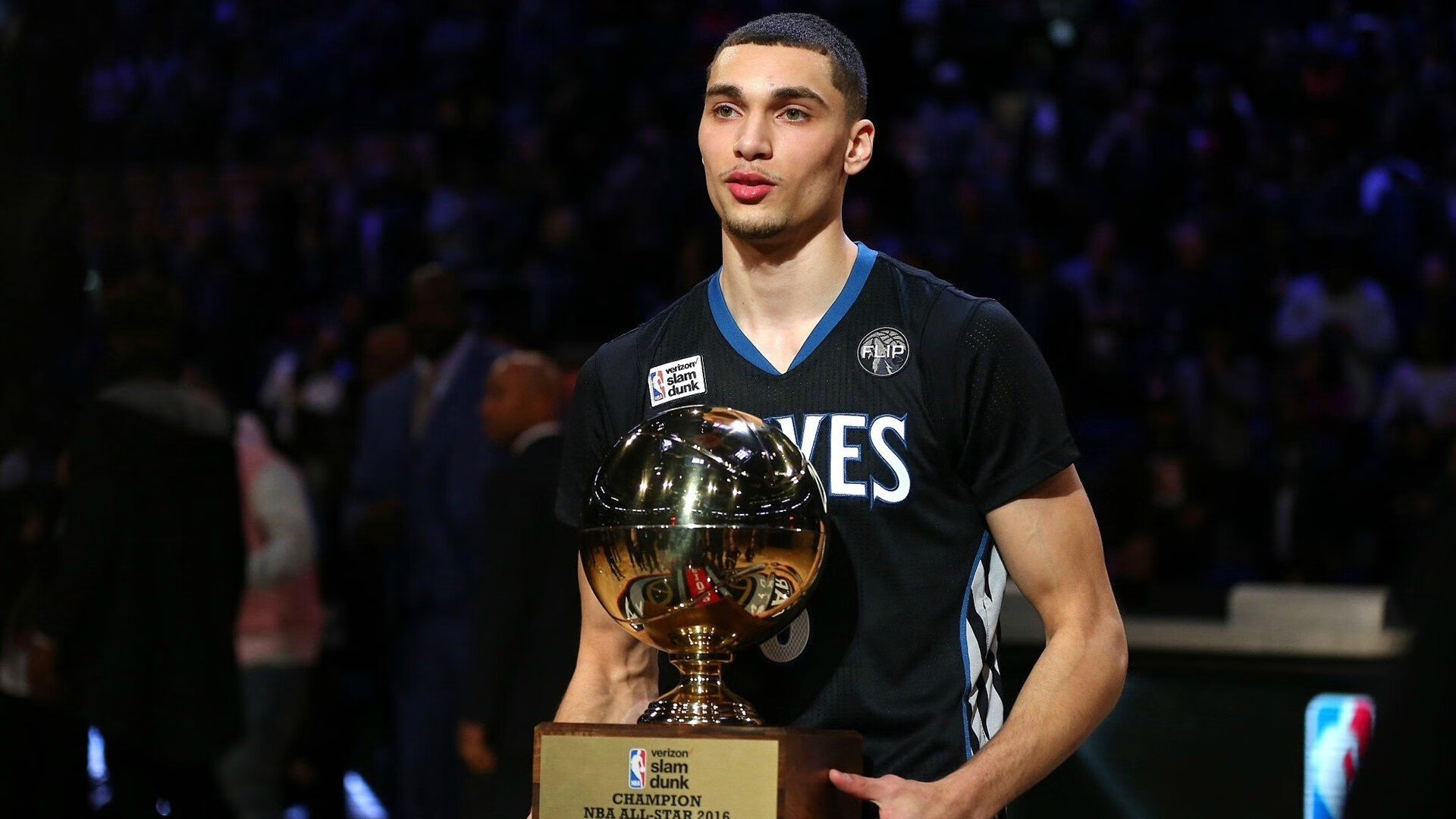 浓眉绝杀雷霆！最后三秒的窒息攻防，谁注意到了恩比德这个细节？